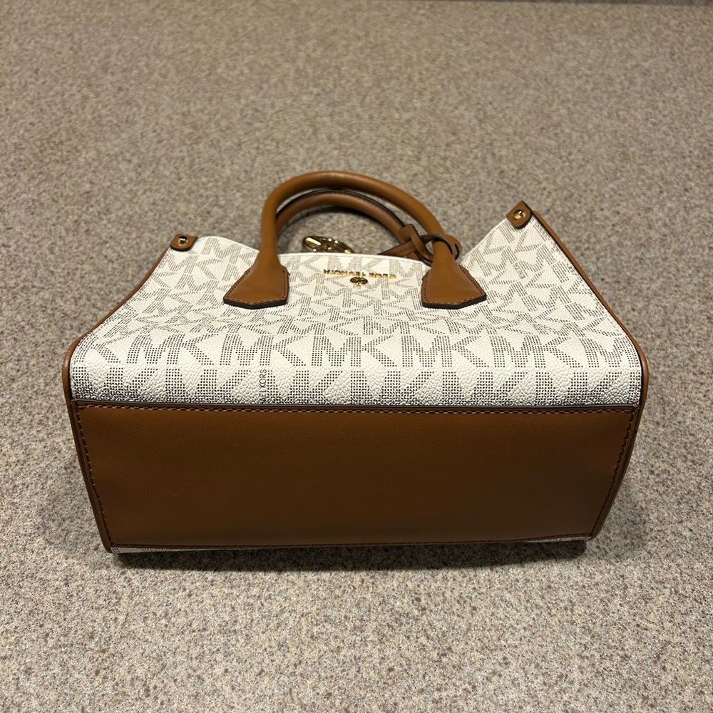 Michael Kors Tan and Cream Satchel - Picture 3 of 5